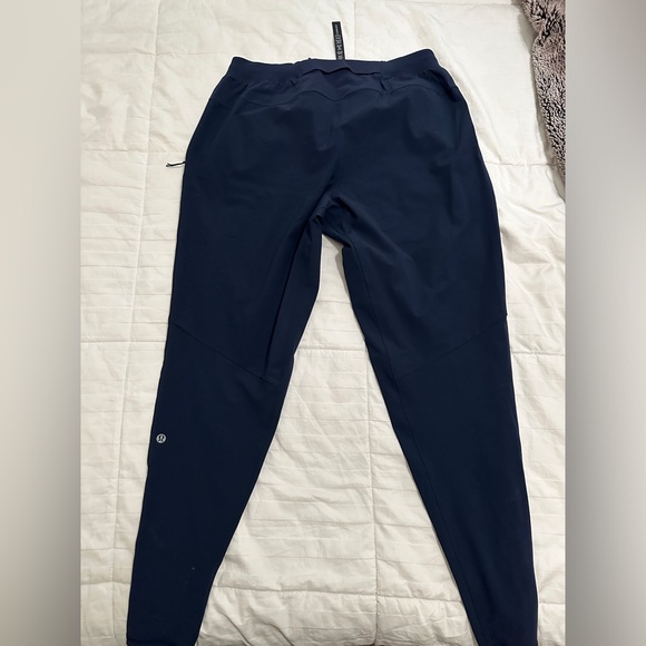 Men’s lululemon navy joggers size large - Picture 2 of 4